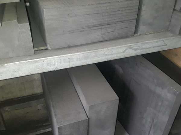 CHỔI THAN CÔNG NGHIỆP DÙNG CHO CÁC NHÀ MÁY XI MĂNG