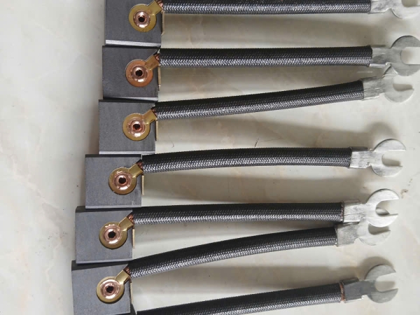 Chổi than máy phát điện, chổi than động cơ,  chổi than cầu trục,